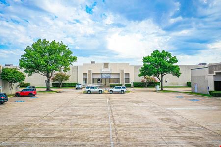 A look at The Summit Industrial space for Rent in Plano