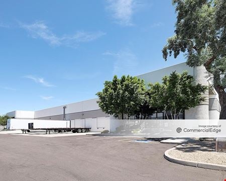 A look at Freeport Distribution Center commercial space in Phoenix