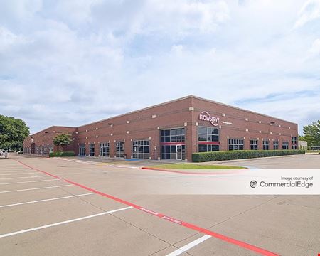 A look at Royal Freeport Tech Center commercial space in Irving