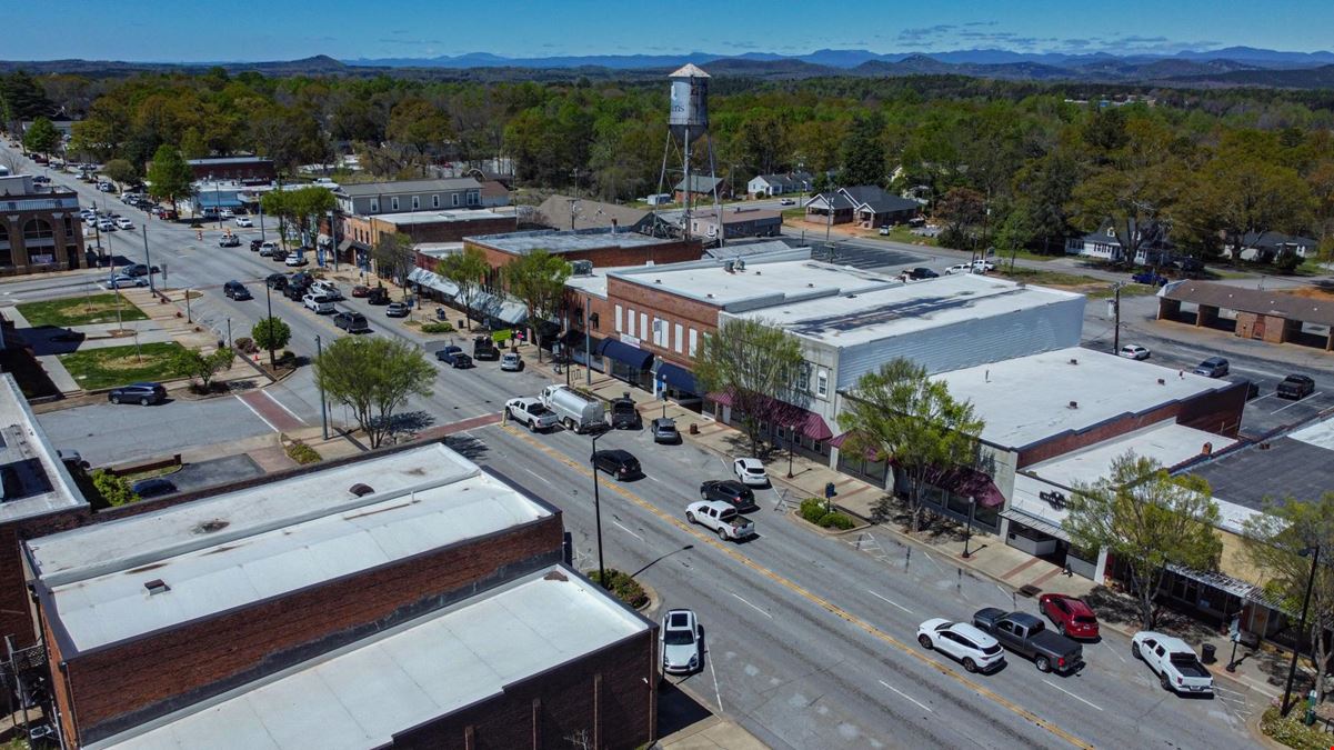 1 Story, 5,100 SQ FT Retail Opportunity- Downtown Pickens