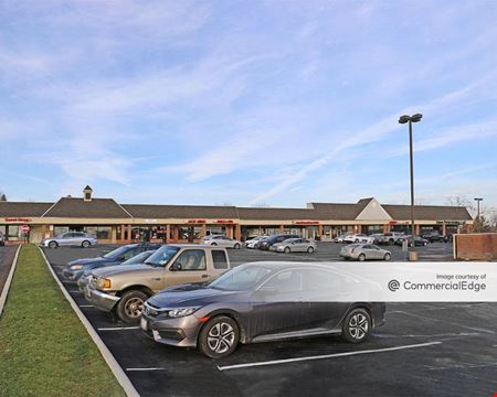 A look at Medina Shopping Center Commercial space for Rent in Medina