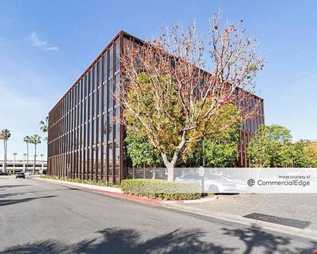 A look at 18650 Macarthur Boulevard commercial space in Irvine