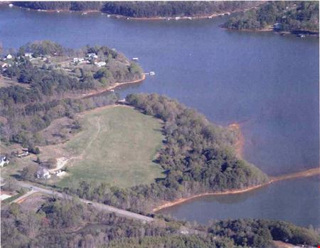 A look at Lake Hartwell commercial space in Westminister