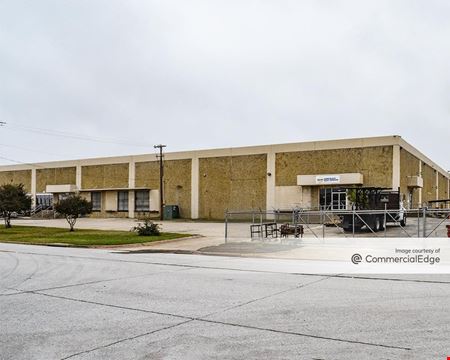 2200-2215 East Pioneer Drive - Irving