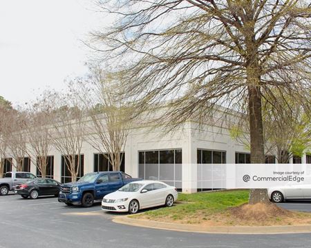 A look at Town Point Service Center Commercial space for Rent in Kennesaw