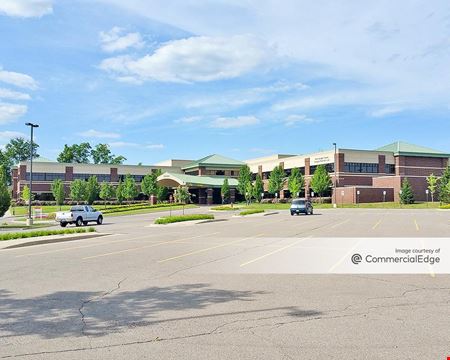A look at Meadowbrook Medical Center commercial space in Novi