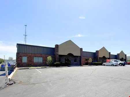 A look at Office / Warehouse for Lease near Kansas Expy & Sunset Industrial space for Rent in Springfield