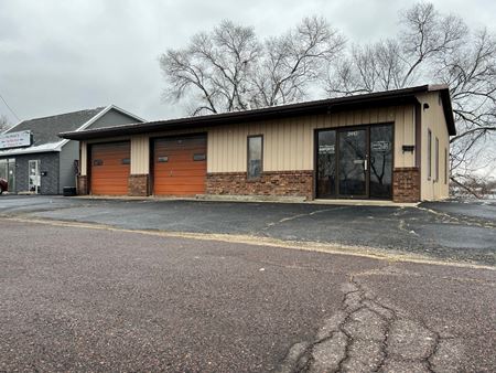 A look at 2410 8th St  commercial space in Pekin