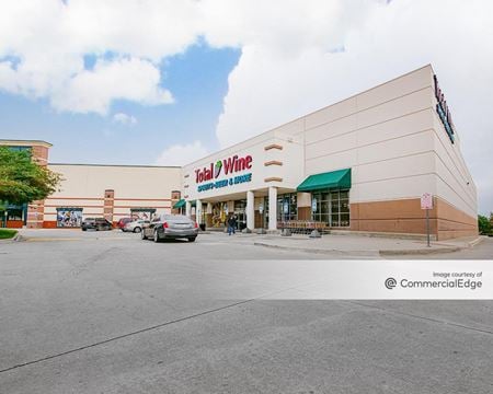 A look at 9350-9378 North Central Expwy Retail space for Rent in Dallas