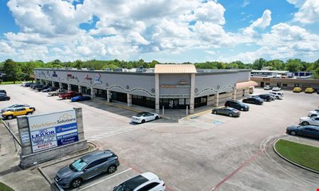 A look at West Pearland Plaza commercial space in Pearland