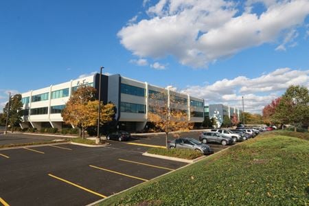 A look at Commerce Office Building Office space for Rent in Oak Brook