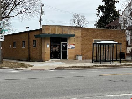 A look at 2052 Collingwood Blvd. commercial space in Toledo