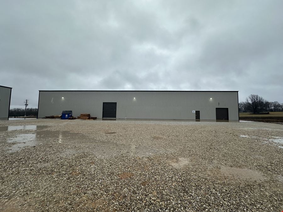 53 E. Evergreen Rd Unit B: ±15,750 SF Industrial Space For Lease