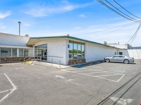 A look at Retail/Warehouse Spaces Available Off Blackstone Ave Commercial space for Rent in Fresno