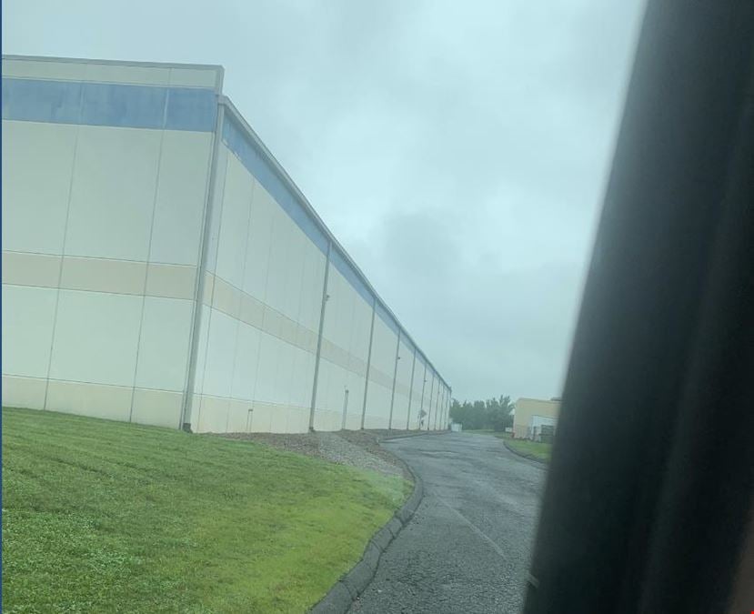 Middletown, CT Warehouse for Rent - #1316 | 1,000-17,000 sq ft