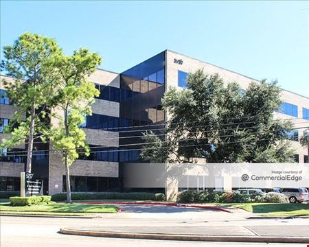 A look at 5757 Woodway commercial space in Houston