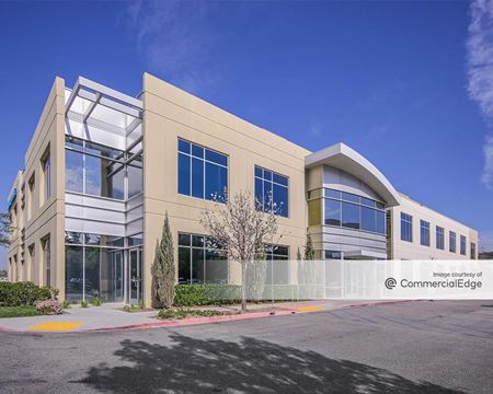 A look at Centre Pointe Plaza Office space for Rent in Santa Clarita
