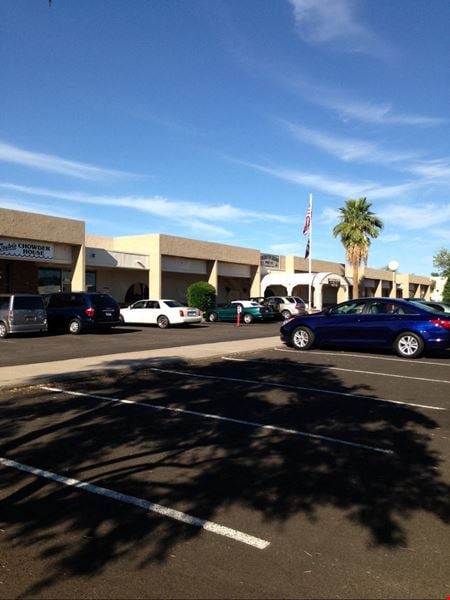 A look at 35th Ave and Thunderbird Retail Center commercial space in Phoenix
