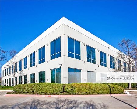 A look at Freeport Corporate Center commercial space in Irving