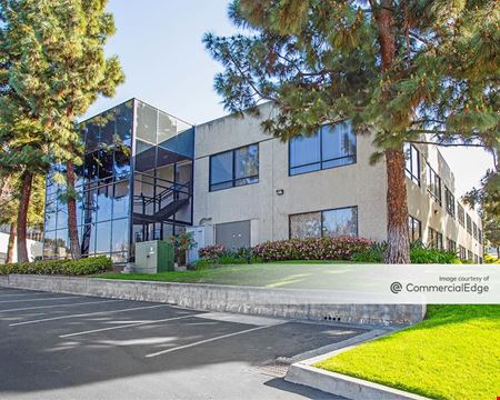 A look at Camino Santa Fe Business Park Office space for Rent in San Diego