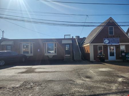 A look at 136 Center St commercial space in Grayslake