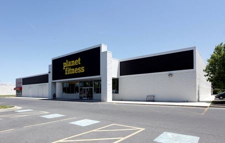 Planet Fitness Anchored Retail Center - Carlisle