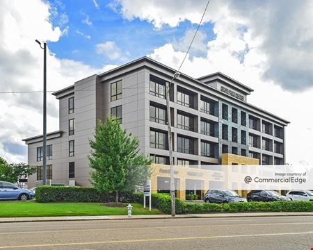 A look at Grove Park Center Office space for Rent in Memphis