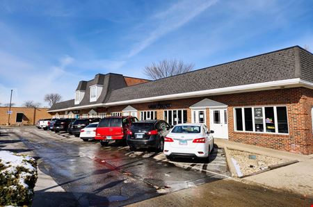 A look at 3350-70 W. Devon Avenue commercial space in Lincolnwood