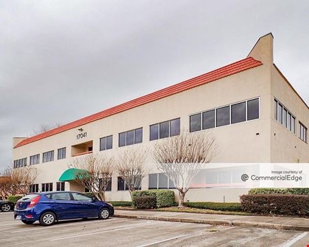 A look at El Camino Office Park commercial space in Houston