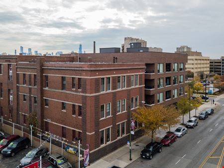 A look at 1513 N Western Ave commercial space in Chicago