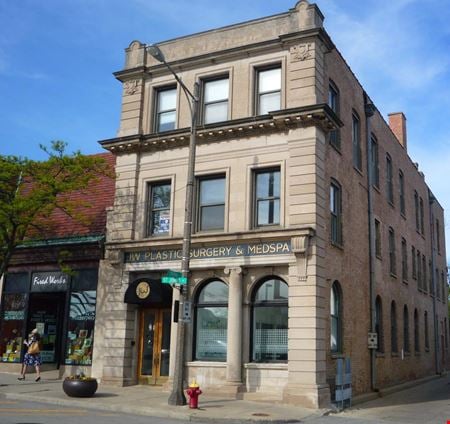 A look at 1811 St. Johns Ave, Highland Park, IL Mixed Use space for Rent in Highland Park