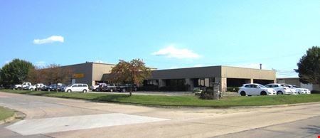 9,250' (6,250' Office & 3,000' Warehouse) at Chestnut & 65 (dock and drive in doors) - Springfield
