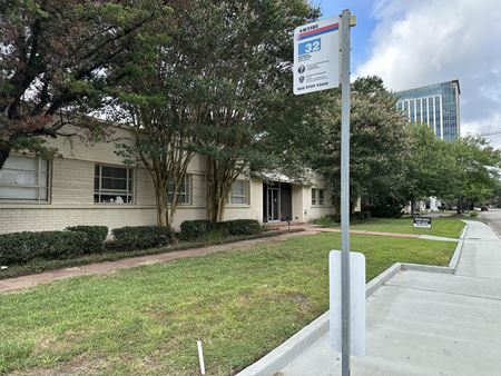 A look at River Oaks Office Building for Lease - 2121 San Felipe St, Houston, TX 77019-5668 commercial space in Houston
