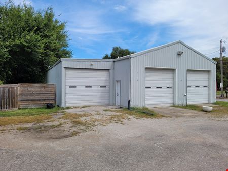 A look at SMALL WAREHOUSE & LAND commercial space in Borden