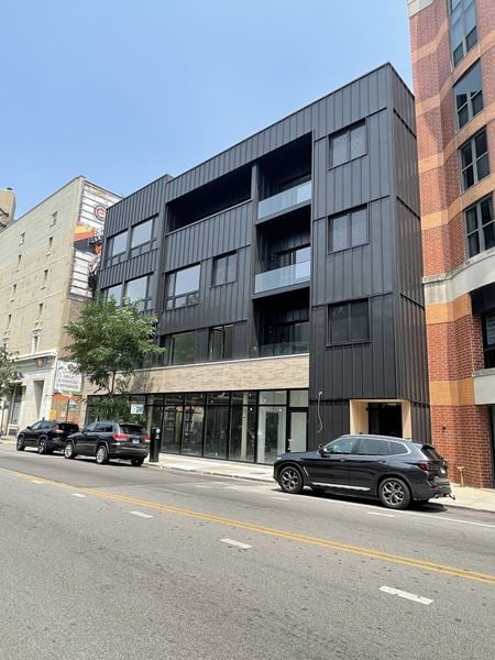 A look at 2317 N. Clark Street commercial space in Chicago