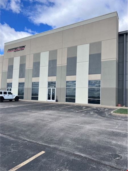 A look at Hazelwood Logistics Center I commercial space in Hazelwood 