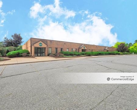 A look at Edgewood Technology Center commercial space in Lansing