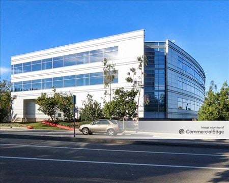 A look at 800 Corporate Pointe commercial space in Culver City