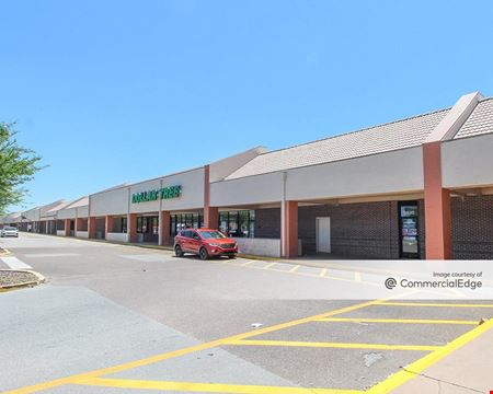 A look at Plaza of the Oaks Retail space for Rent in Hudson