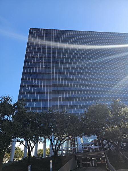 A look at 24 Greenway Plz Office space for Rent in Houston