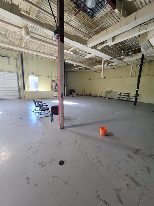 3,971 sqft private industrial warehouse for rent in Scarborough
