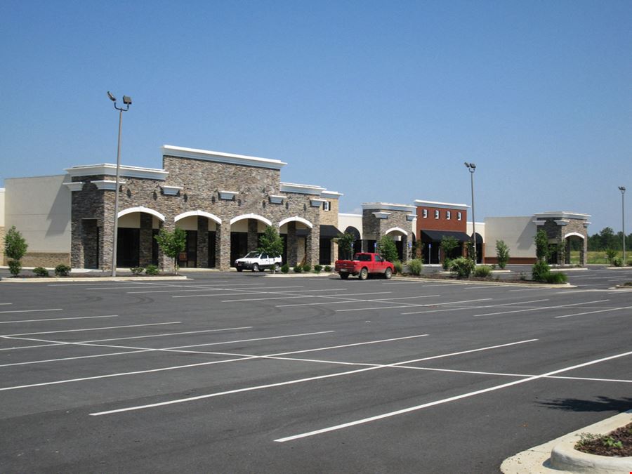 Prime I-75 Retail Center for Lease | 1,500 - 38,700 SF