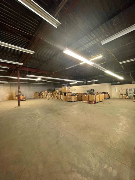 A look at 2k - 7k sqft shared industrial warehouse for rent in North York Industrial space for Rent in Toronto