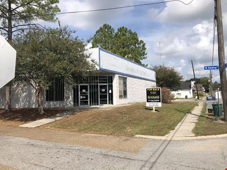 A look at Highland Road Retail/Showroom For Sale commercial space in Baton Rouge