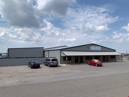 A look at 401 Loomis Rd commercial space in Weatherford