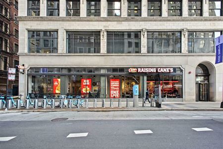 A look at 2 N Michigan Avenue (Raising Cane's) commercial space in Chicago