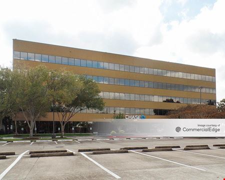 A look at Chase Bank Building Office space for Rent in Houston