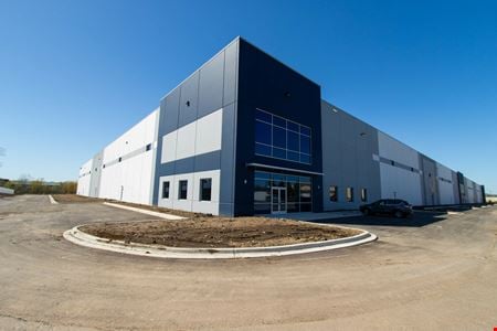 A look at For Lease | 73,979 SF and 100,000 SF - 263,682 SF | 400-410 Smoke Tree Plaza, North Aurora, IL Industrial space for Rent in North Aurora