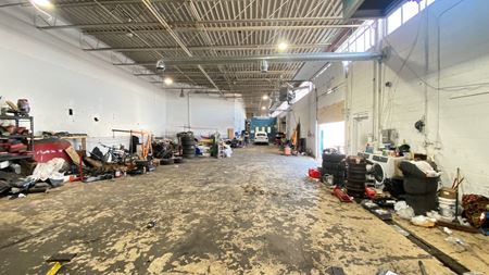 A look at 6,450 sqft auto-friendly industrial warehouse in Brampton commercial space in Brampton