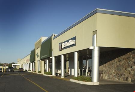 A look at Lynwood Shopping Centre commercial space in Ottawa
